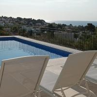 Meerblick, Apartment in Villa mit Terrasse, Pool und kostenlosen WLAN neu renoviert, hotel in Benissa Coast, Benissa