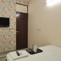 Hotel Blue Lagoon, מלון ב-Malviya Nagar, ניו דלהי