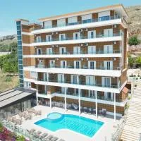 Mucobega Hotel 2: Saranda şehrinde bir otel