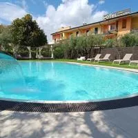 Hotel Confine, hotel en Colà