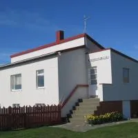 House at the Arctic Circle - Grímsey、Grímseyのホテル