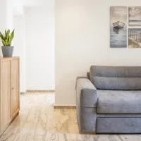 Minimalist apartment near the airport and the city center, hotel en Kanálion