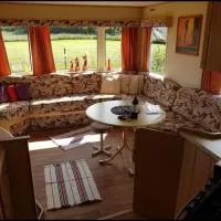 Superdomkikarwia, hotel a Karwieńskie Błoto Pierwsze