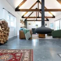 Blackwood Tree Barn Conversion with Parking & Wifi、Evandaleにあるローンセストン空港 - LSTの周辺ホテル