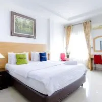 Urbanview SRB near Mall Ciputra Cibubur by RedDoorz, hotelli kohteessa Tjikeasnagrak