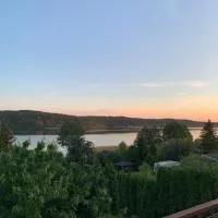 Apartamenty i pokoje z widokiem na jezioro Wielewskie, hótel í Wiele