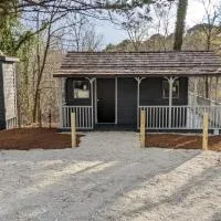 Adventure Cabin 5 - King w Private Hot Tub – hotel w mieście Eureka Springs