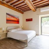 The View - Sunset & Relax - Suite - Appartamenti Vista Lago, хотел в Пасиняно сул Тразимено