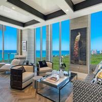 Exquisite Penthouse with Unmatched Views in Naple, hotel en Pelican Bay, Naples