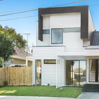Stunning, modern, two-story detached townhouse, hotell piirkonnas Footscray, Melbourne
