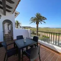 Apartamento Trini en Son Bou, frente al mar, perfecto para vacaciones, hotel a Alaior