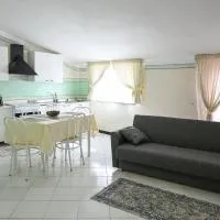 HOME 2000، فندق في Acri