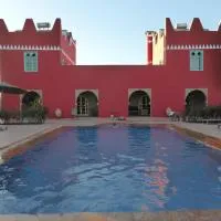Riad-villa Agadir-Taroudant, super piscine, grande qualité, hotel a Sidi Boumoussa