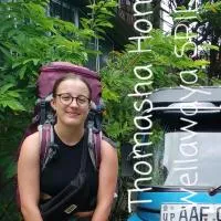 Thomasha Homestay & Tuk Tuk Tour، فندق في ويلاوايا