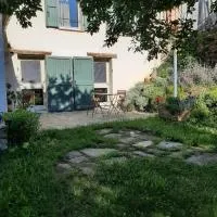 chambre d'hôtes charme et nature โรงแรมในVieille-Brioude