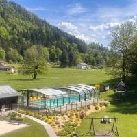 Gite Roche Des Ducs Piscine toute l'année, Spa Sauna Hammam Accès Illimité, hotel em Rochesson