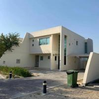 Durrat Al Bahrain villa, hotel em Durrat Al Bahrain