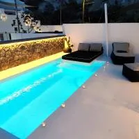 The Magic Luxury Cave Suites, hotel em Santorini