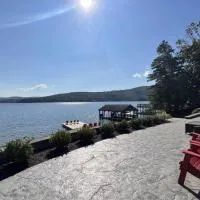 The Stone Gate Resort, hotel a Lake George