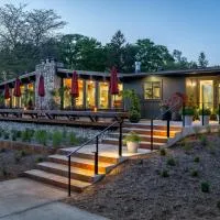 Otis Harbor Springs, готель у місті Гарбор-Спрінґс