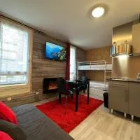 Le Chaleureux Cocon Rouge, hotel a Ustou