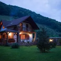 Casa de Piatra, hotel Sztrugáron