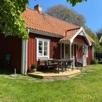 Bo i egen stuga på härlig ölandsgård, hotell i Köpingsvik