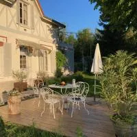Domaine de la Renardière - Gite et Chambre d'hôtes à la Veuve, hotel en Les Grandes-Loges