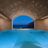 Stone Luxury Suites - Adults Only – hotel w mieście Archangelos