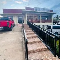 HearthStone Suite & Cafe, hotel v mestu Laguindingan