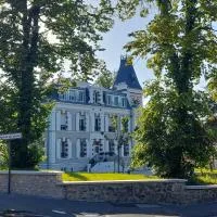 Appart dans petit chateau en centre ville, hotel di Lagny-sur-Marne