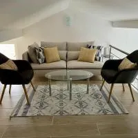 SeaScape - Relaxing beach home, steps from the water!, hotel di Bilice