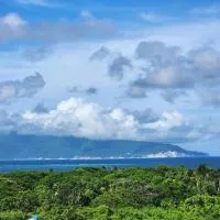 Penthouse Apartment with Bay and Mountain Views, Rooftop BBQ, AC, Fast WiFi, Near Saladilla Beach, Barahona, ξενοδοχείο σε Santa Cruz de Barahona