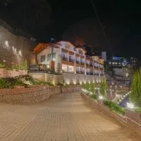 The Sanawar Heights I Kasauli I New Property, hotel en Kasauli