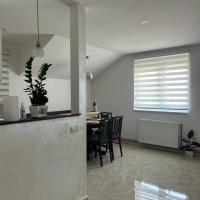 Apartman Diamond LUX, hotel near Belgrade Nikola Tesla Airport - BEG, Surčin