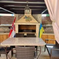 Viola Istra Guest House، فندق في ستينغان