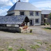 Ferme fruitière zéro traitement, hôtel à Ernée