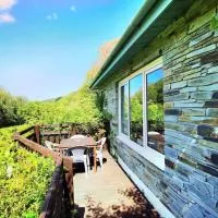 Kallowen Cottage at Crackington Haven, near Bude and Boscastle, Cornwall, hotell i Bude