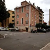 Piccolo hotel holiday center, hotel v destinaci Finale Ligure