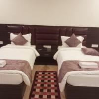 Hotel Leela Galaxy, hotel in zona Kushinagar International Airport - KBK, Kushinagar