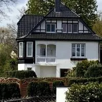 Wohnung in stilvoller Villa، فندق في شفيرته