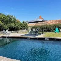 Gîte La Chartreuse avec piscine, מלון בMontpezat