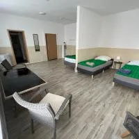 Meine में, होटल Große Zimmer für 3 Personen -Fernseher, Kühlschrank