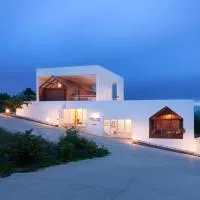 StayVista at Reflection by The Woods - Breakfast Included - Luxury Villa, hotell i Madikeri