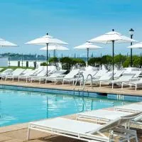 Newport Harbor Island Resort – hotel w mieście Newport
