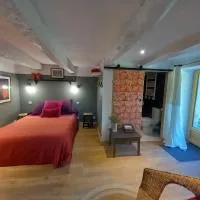 La maison au frêne、ラルバンクのホテル