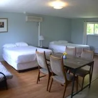 Port loring Northland Motel: Port Loring şehrinde bir otel