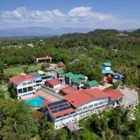 Hunky Dory Resort and spa, hotel u gradu Dhār Khurd