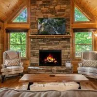Wood Haven Retreat - Blue Ridge, GA - Take in Sweeping Mountain Views, Soak in the Hot Tub, Unwind in the Jetted Tub, and Rack U, hotell i Blue Ridge