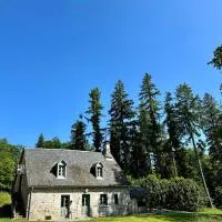 Gîte Le Four à Pain 6 personnes sur le domaine du Manoir du Rigouneix, hotel a Saint-Angel